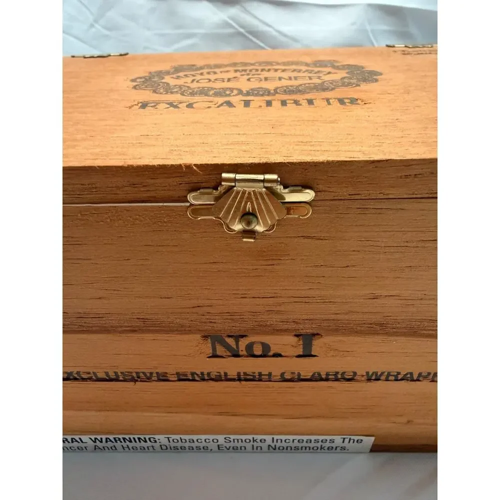 Hoyo De Monterrey Excalibur No. 1 Empty Wooden Cigar Box 8x5x4